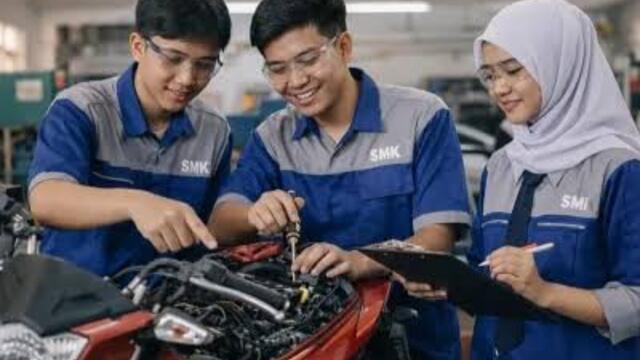 Peran Teknologi dalam Meningkatkan Kompetensi Siswa SMK